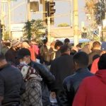 Bayrampaşa'da Sosyal mesafe hiçe sayıldı.. İşte o görüntüler... 5 bayrampasa-da-kaldirimi-pazar-yerine-cevirdil-2-13721562_o