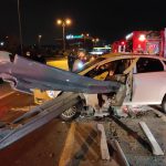 Bayrampaşa'da Bariyerlere Saplanan Otomobildeki 2 Kişi Yaralandı 4 Bayrampaşa'da kontrolden çıkarak bariyerlere