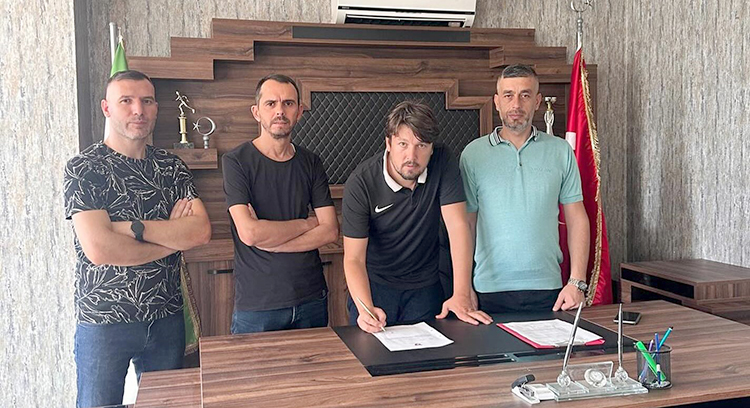 Bayrampaşa Spor'a Taraftarları Sahip çıkıyor 1 BAYRAMPASASPORA TARAFTARLAR SAHIP CIKTI 2