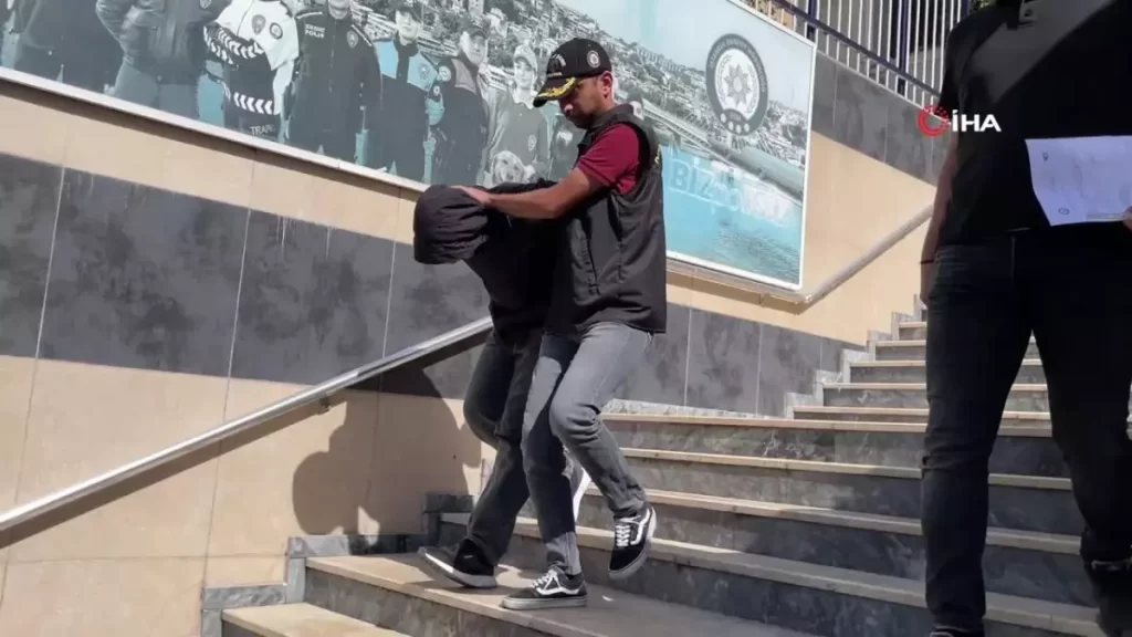 bayrampasa-da-kendilerini-banka-gorevlisi