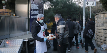 Bayrampaşa Belediyesi’nden sıcak çorba ikramı 179 bayrampaşa çorba ikramı 2