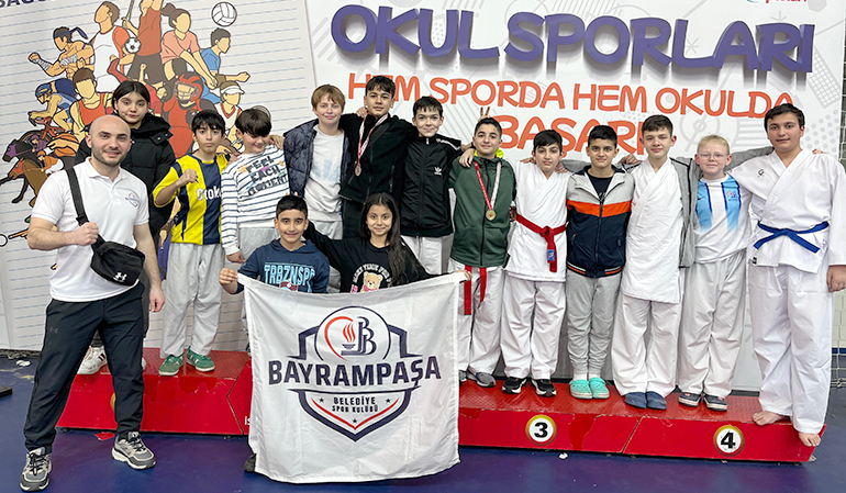 Bayrampaşa Belediye Spor Kulübüne karate branşında 7 Madalya