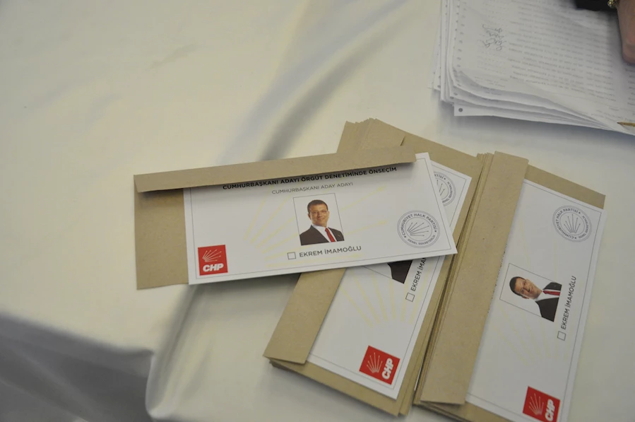 Bayrampaşa'da Chp Ön Seçimi Yoğun Katılımla Tamamlandı. 2 imamoglu