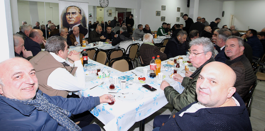 Rumeli Türkleri Bayrampaşa'da Sahur yaptı. 4 rumeli turkleri bayrampasa 2