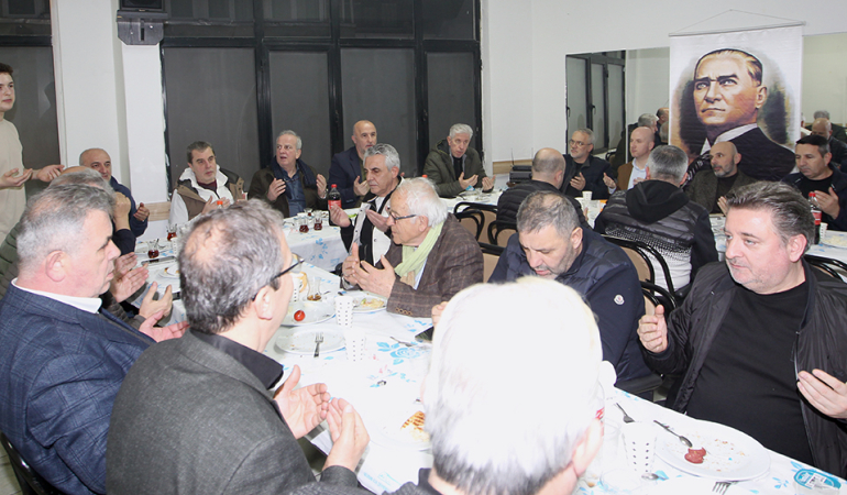Rumeli Türkleri Bayrampaşa’da Sahur yaptı.
