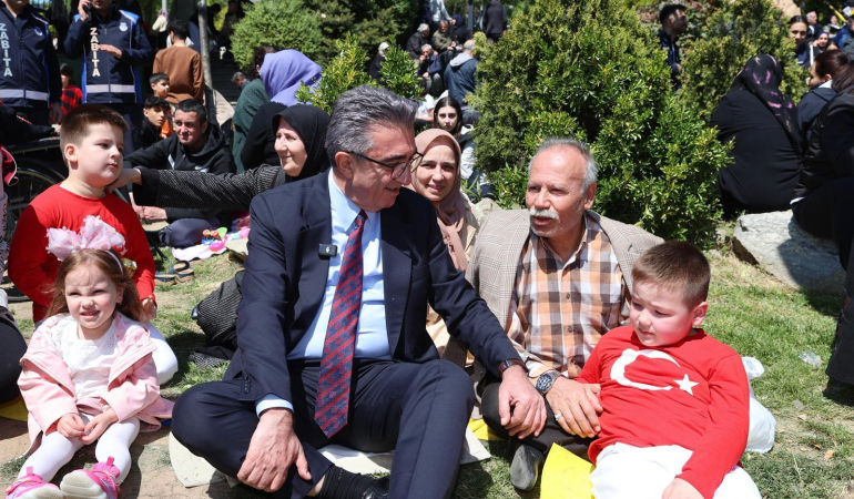 Hasan Mutlu Deprem Sonrası Vatandaşları Ziyaret Etti 140 hasan mutlu bayrampaşa