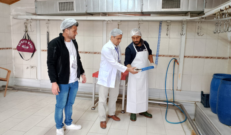 Bayrampaşa’da kurban satış ve kesim yerleri denetlendi