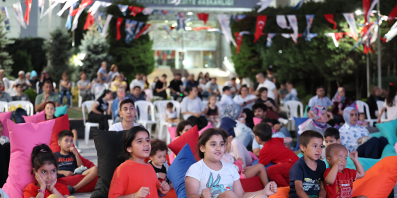 Bayrampaşa’da Çocuklara Özel Açık Hava Sineması