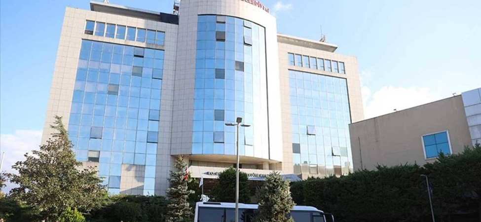 bayrampasa-da-bir-belediye-meclis-uyesi-daha-chp-den-istifa-etti