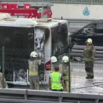 Bayrampaşa'da metrobüs yandı! 133 bayrampaşa'da metrobüs yandı