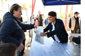 Başkan Çerçioğlu Binlerce Fideyi Didimliler ile Buluşturdu 138 baskan-cercioglu-binlerce-fideyi-didimliler-ile-bulusturdu.jpg