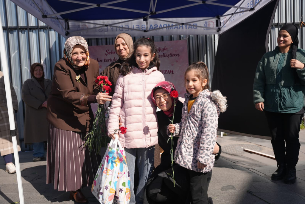 8 mart 2026 bayrampasa karanfil dagitimi 5