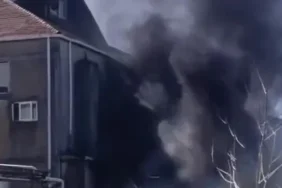 Bayrampaşa'da 3 katlı binada yangın