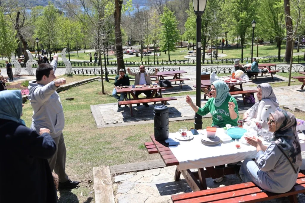 Emirgan Korusunda Engelsiz Piknik