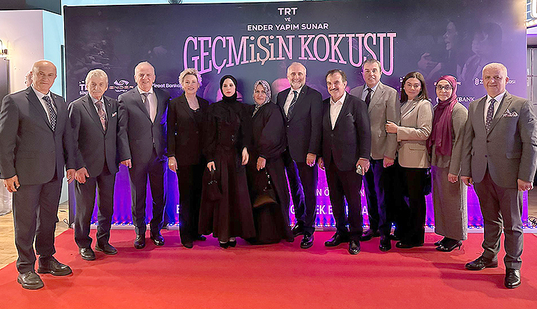 Rumeli Türkleri Kültür ve Dayanışma Derneği, TRT ortak yapımı “Geçmişin Kokusu” filminin gala gecesinde anlamlı bir buluşmaya imza attı.