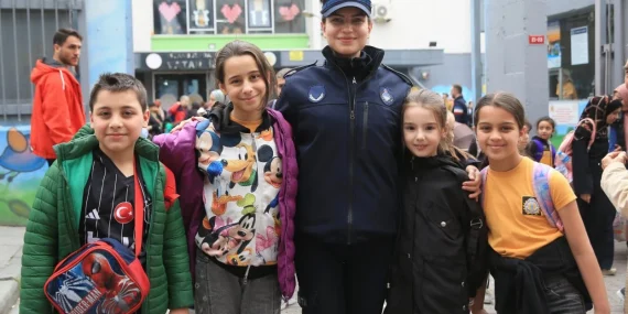 Öğrenciler için güvenli yol: Zabıta okul önlerinde görevde