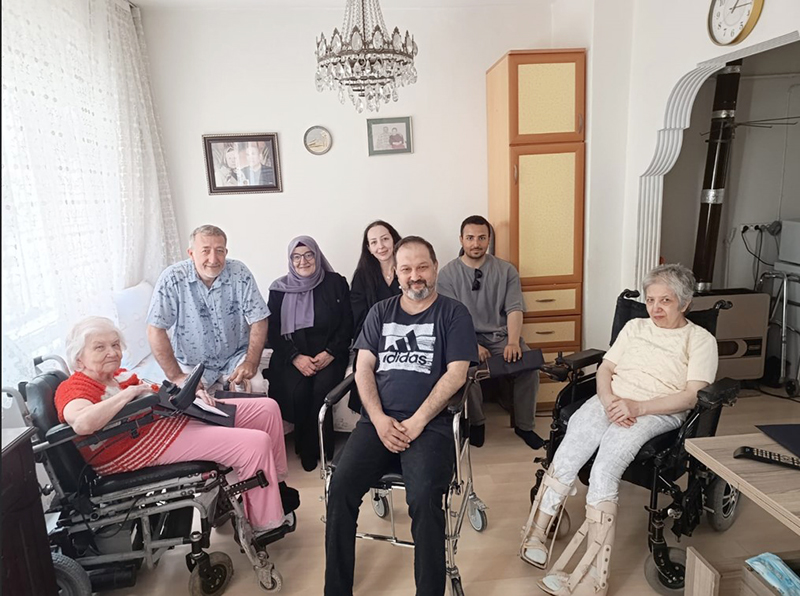Bayrampaşa İYİ Parti’den Gönüllere Dokunan Ziyaretler: Şehit Anneleri ve Engelliler Unutulmadı 5 IYI PARTI SEHIT AILESI