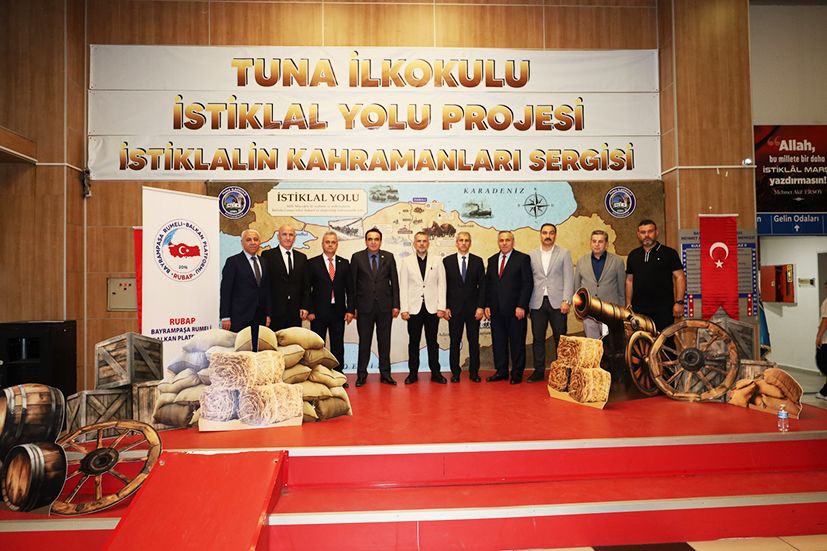 Bayrampaşa'da Balkanlardan Anadolu’ya, oradan da Gazze’ye taşıyan anlamlı bir etkinliğe imza atıldı. 2 rumeliden istiklal yoluna gonul koprusu kuruldu 1
