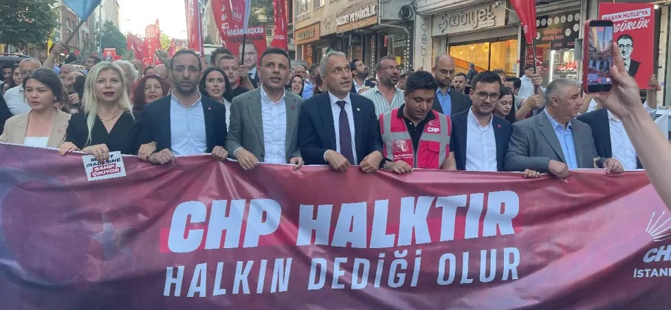 bayrampasa-da-konusan-ozgur-celik-turkiyeyi-somurge-devleti-haline-getirmeyi-calisanlara-izin-vermeyecegiz