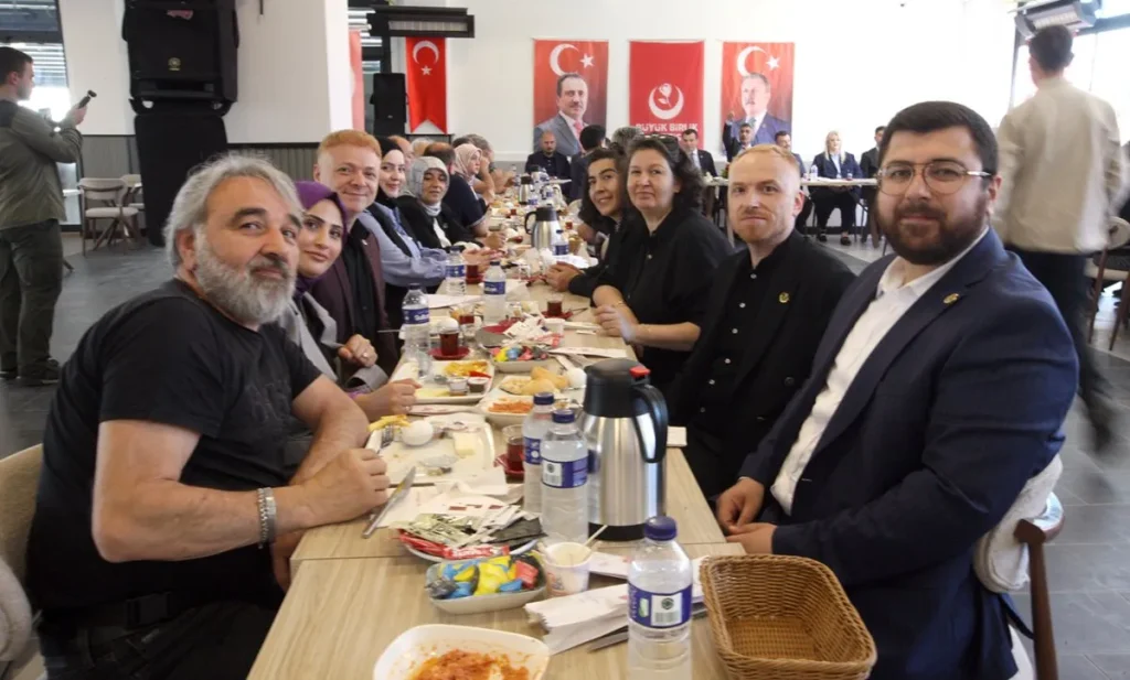 BBP Bayrampaşa’da Her Kesimi Aynı Masada Buluşturdu: "Ortak Paydamız Bayrampaşa" 8 bbp bayrampasa ilce baskanligi kahvalti programi 6