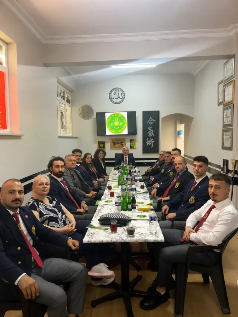 Sporun Kalbi Bayrampaşa’da Atıyor:Dünya Budo Federasyonu heyeti Bayrampaşa'da 5 dunya budo federasyonu ibf bayrampasa ziyareti 2