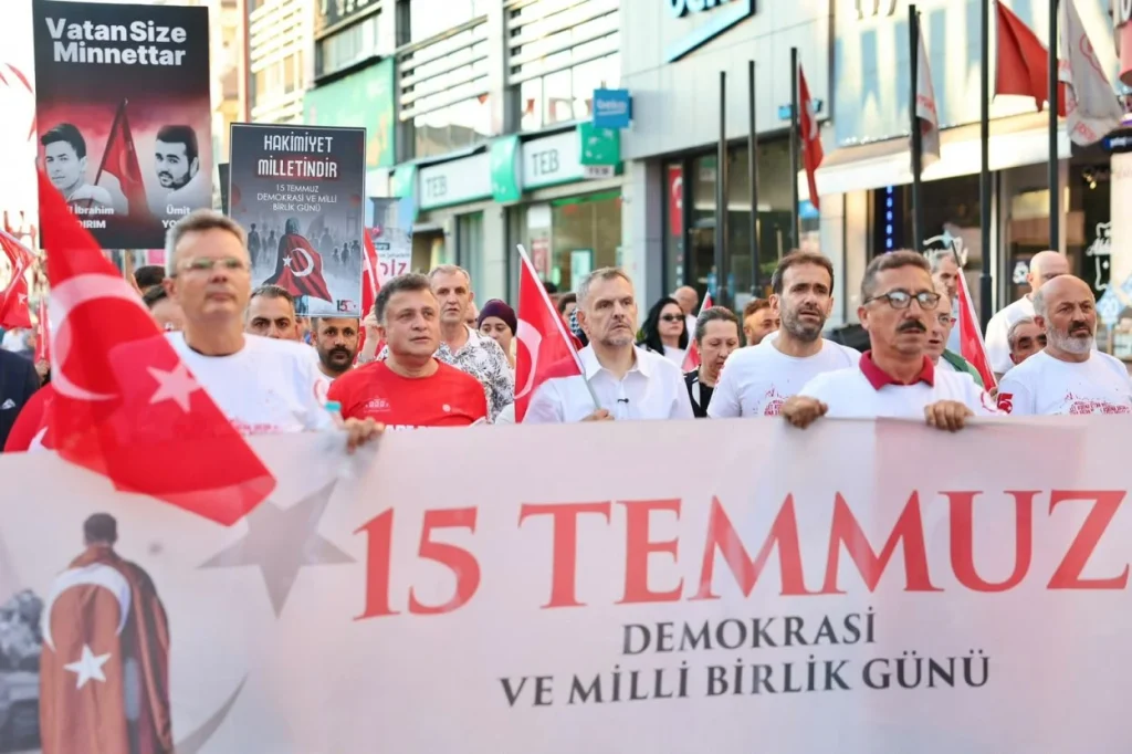 15 Temmuz’un 10. yılında Bayrampaşa tek yürek oldu 1 15 temmuz yuruyus