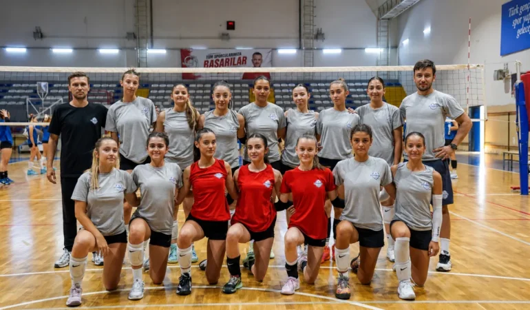 Bayrampaşa Belediyespor Voleybol Altyapısı Yeni Sezona Semih Erden’de Hazırlanıyor