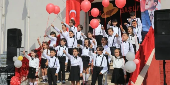 Bayrampaşa’da Okullar Açıldı: 46 Bin 356 Öğrenci Ders Başı Yaptı