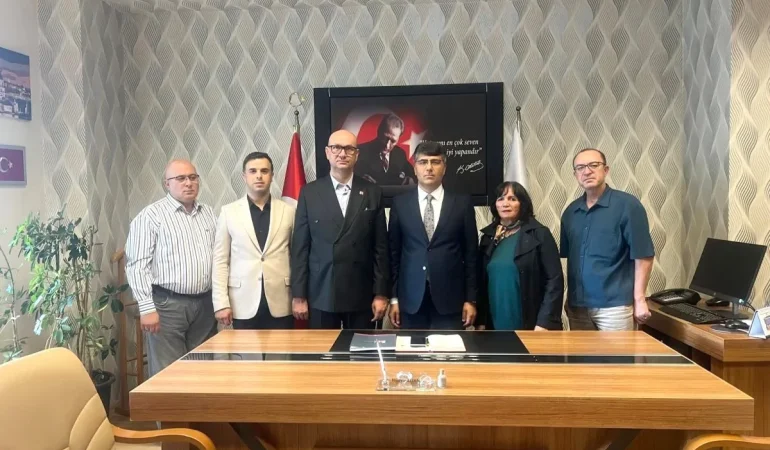 CHP Bayrampaşa’dan İlçe Milli Eğitim Müdürü Hüseyin Aydın’a Hayırlı Olsun Ziyareti